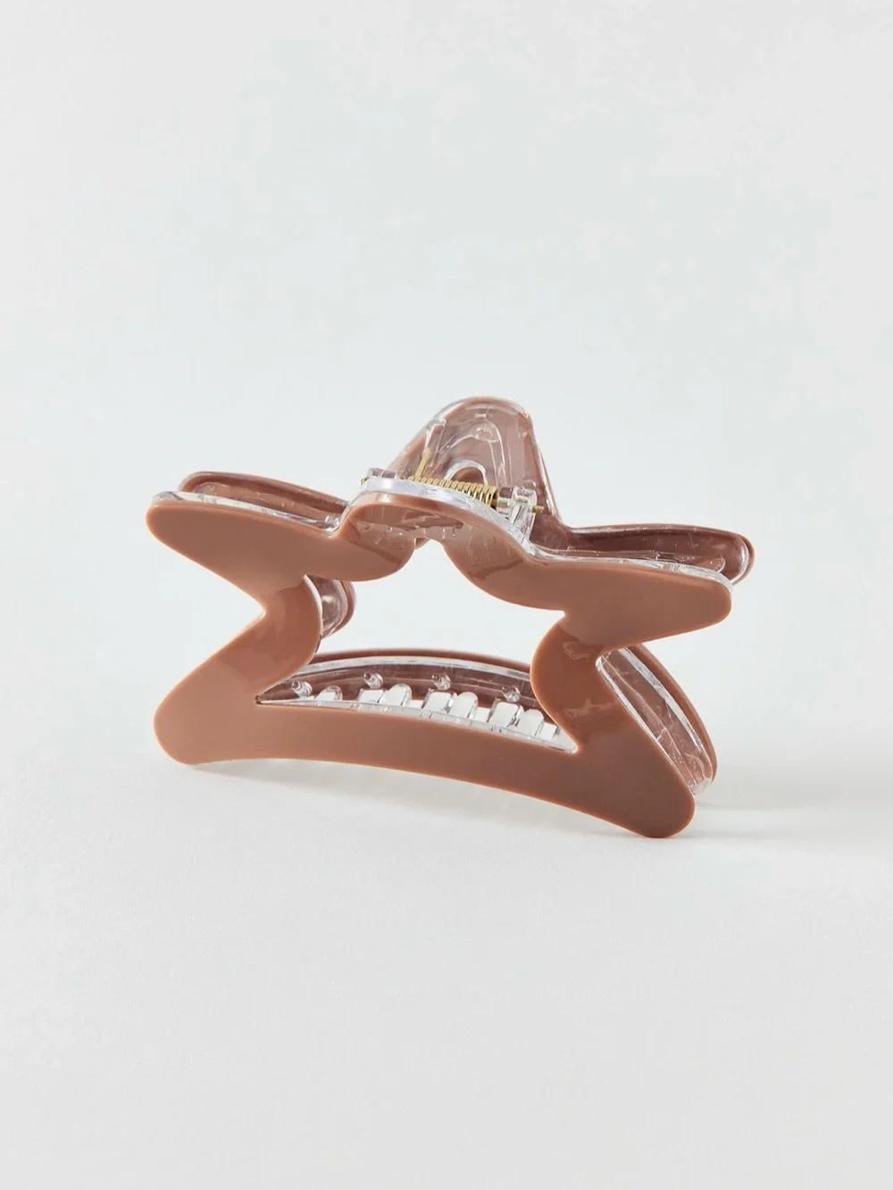 UO Brown Star Resin Claw Hair Clip